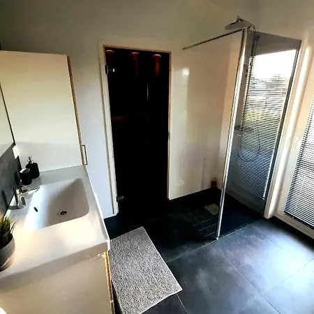 Ferienhaus Maja Paernus Privaatse Hoovi, Sauna Ja Tasuta Parkimisega *