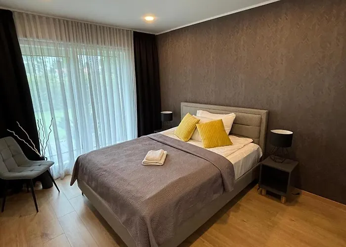 Vakantiehuis Maja Paernus Privaatse Hoovi, Sauna Ja Tasuta Parkimisega *